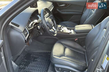 Внедорожник / Кроссовер Audi Q7 2016 в 