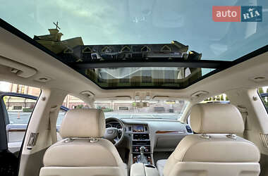 Внедорожник / Кроссовер Audi Q7 2015 в 