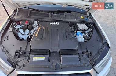 Внедорожник / Кроссовер Audi Q7 2017 в 