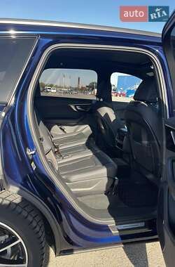Внедорожник / Кроссовер Audi Q7 2020 в 