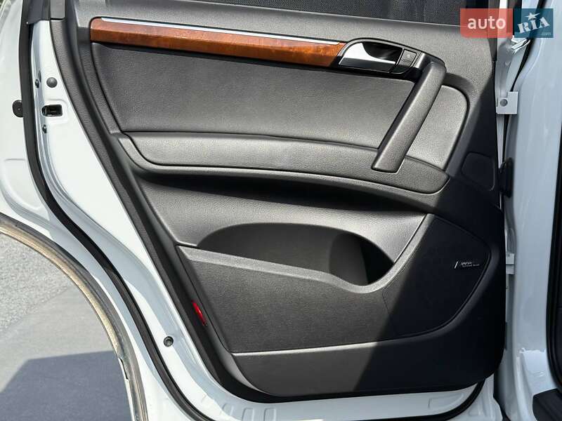 Внедорожник / Кроссовер Audi Q7 2015 в Ровно