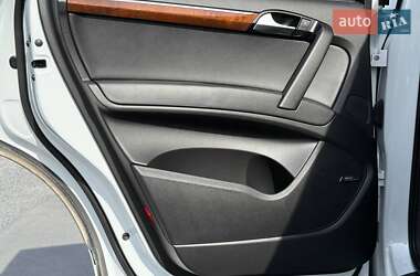 Внедорожник / Кроссовер Audi Q7 2015 в 