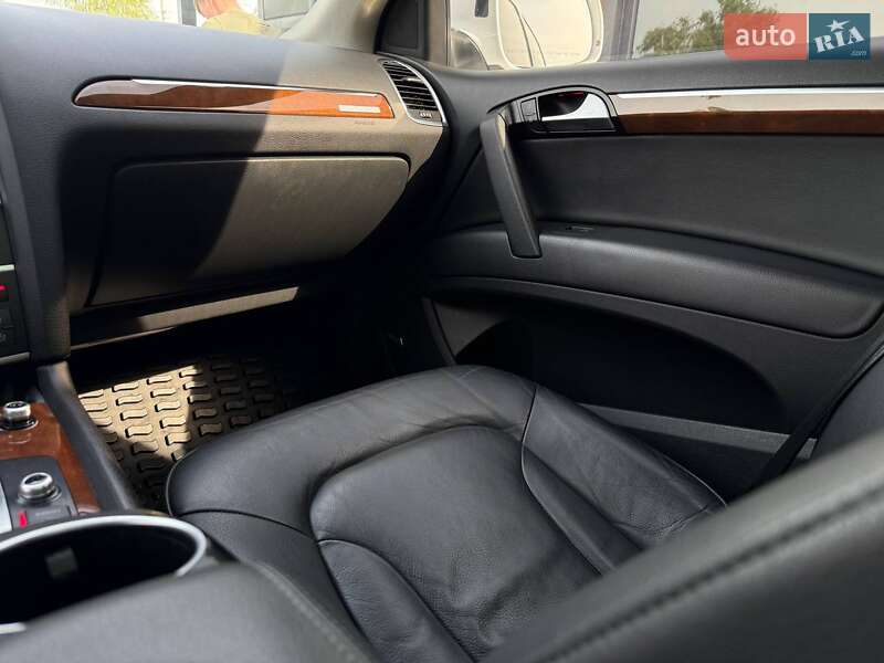 Внедорожник / Кроссовер Audi Q7 2015 в Ровно