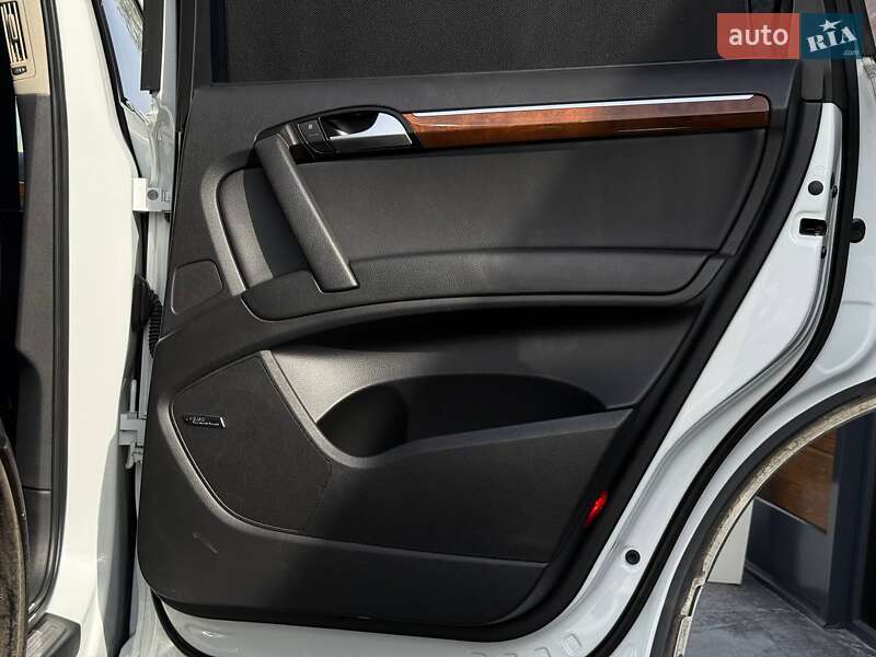Внедорожник / Кроссовер Audi Q7 2015 в Ровно