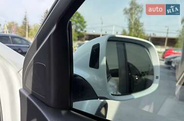 Внедорожник / Кроссовер Audi Q7 2015 в 