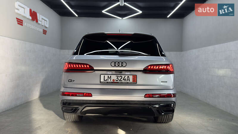 Позашляховик / Кросовер Audi Q7 2020 в Сваляві