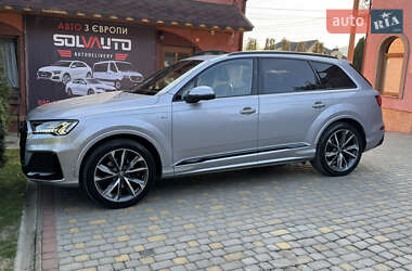 Внедорожник / Кроссовер Audi Q7 2020 в 
