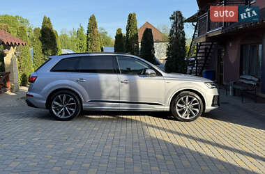 Внедорожник / Кроссовер Audi Q7 2020 в 