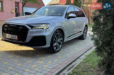 Внедорожник / Кроссовер Audi Q7 2020 в 