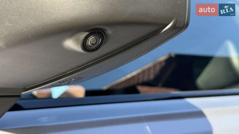 Позашляховик / Кросовер Audi Q7 2020 в Сваляві