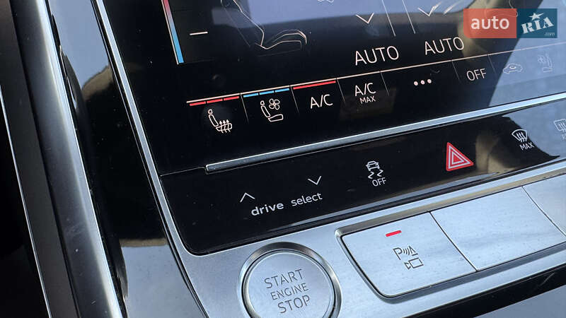 Позашляховик / Кросовер Audi Q7 2020 в Сваляві