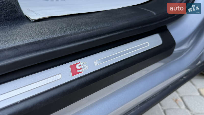 Позашляховик / Кросовер Audi Q7 2020 в Сваляві