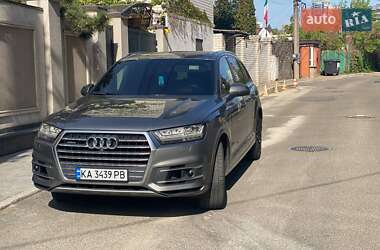 Позашляховик / Кросовер Audi Q7 2017 в 