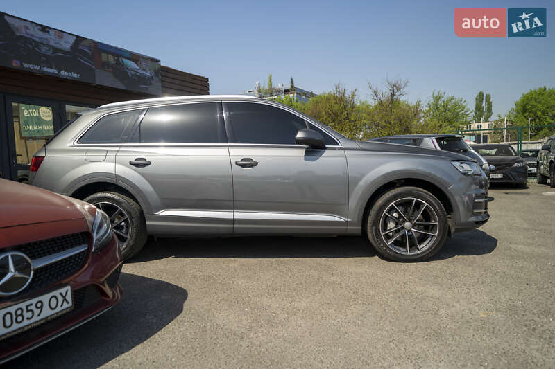 Внедорожник / Кроссовер Audi Q7 2016 в Киеве