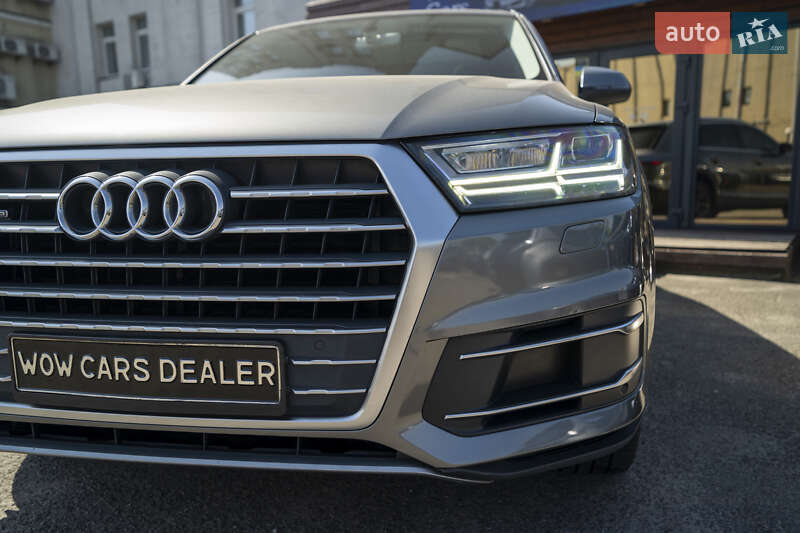 Внедорожник / Кроссовер Audi Q7 2016 в Киеве