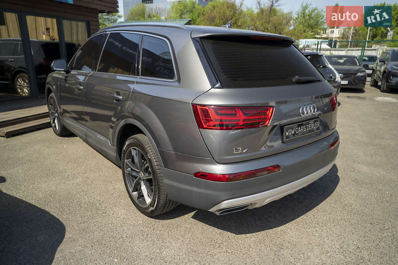 Внедорожник / Кроссовер Audi Q7 2016 в Киеве