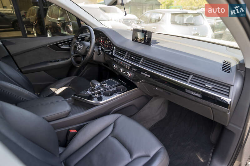 Внедорожник / Кроссовер Audi Q7 2016 в Киеве