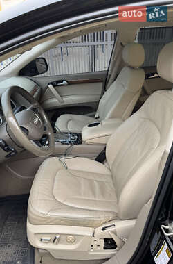 Внедорожник / Кроссовер Audi Q7 2015 в 