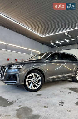 Позашляховик / Кросовер Audi Q7 2020 в Києві
