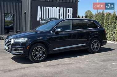Внедорожник / Кроссовер Audi Q7 2017 в 