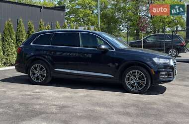 Внедорожник / Кроссовер Audi Q7 2017 в 