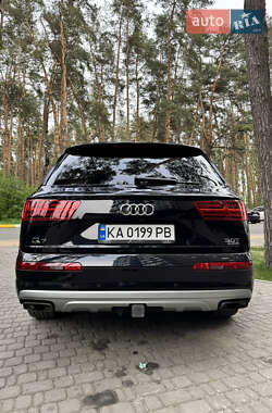 Внедорожник / Кроссовер Audi Q7 2017 в 