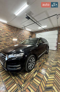Внедорожник / Кроссовер Audi Q7 2017 в Киеве