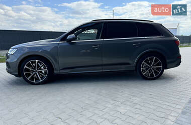 Внедорожник / Кроссовер Audi Q7 2021 в 