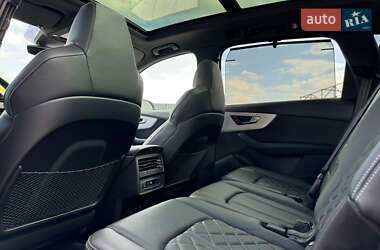 Внедорожник / Кроссовер Audi Q7 2021 в 
