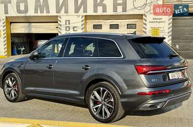 Внедорожник / Кроссовер Audi Q7 2020 в 