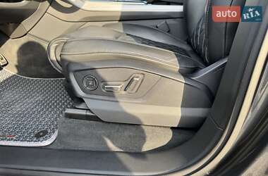 Внедорожник / Кроссовер Audi Q7 2020 в 