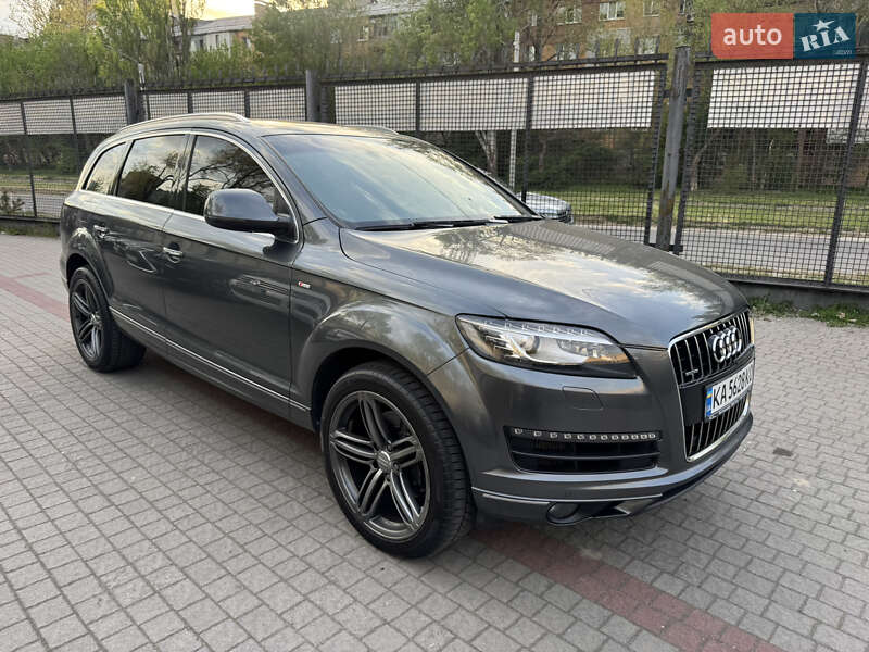 Внедорожник / Кроссовер Audi Q7 2011 в 