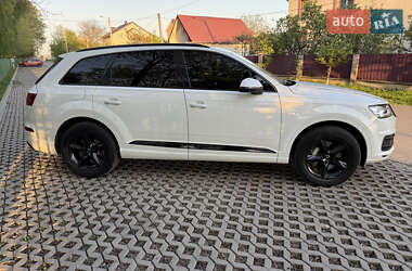 Внедорожник / Кроссовер Audi Q7 2017 в 