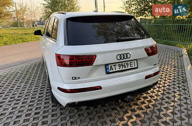 Внедорожник / Кроссовер Audi Q7 2017 в 