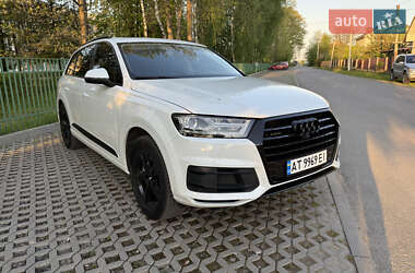 Внедорожник / Кроссовер Audi Q7 2017 в 