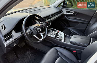 Внедорожник / Кроссовер Audi Q7 2017 в 