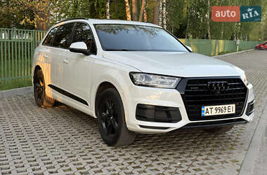 Внедорожник / Кроссовер Audi Q7 2017 в 