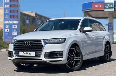 Внедорожник / Кроссовер Audi Q7 2016 в 