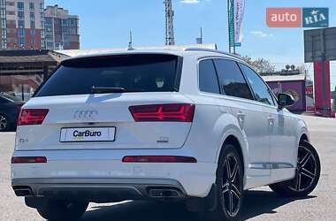 Внедорожник / Кроссовер Audi Q7 2016 в 