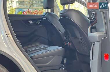 Внедорожник / Кроссовер Audi Q7 2016 в 