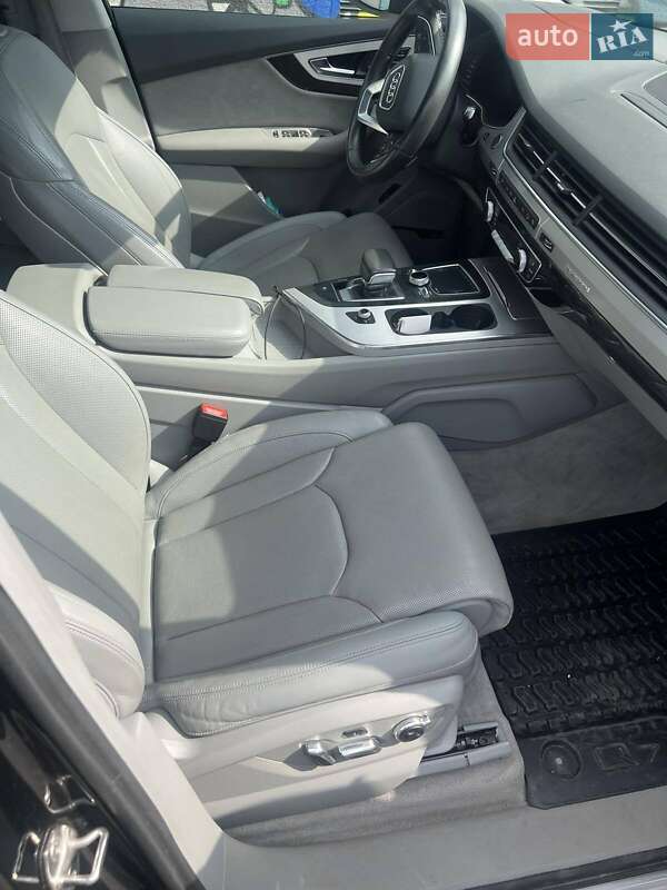 Позашляховик / Кросовер Audi Q7 2016 в Одесі