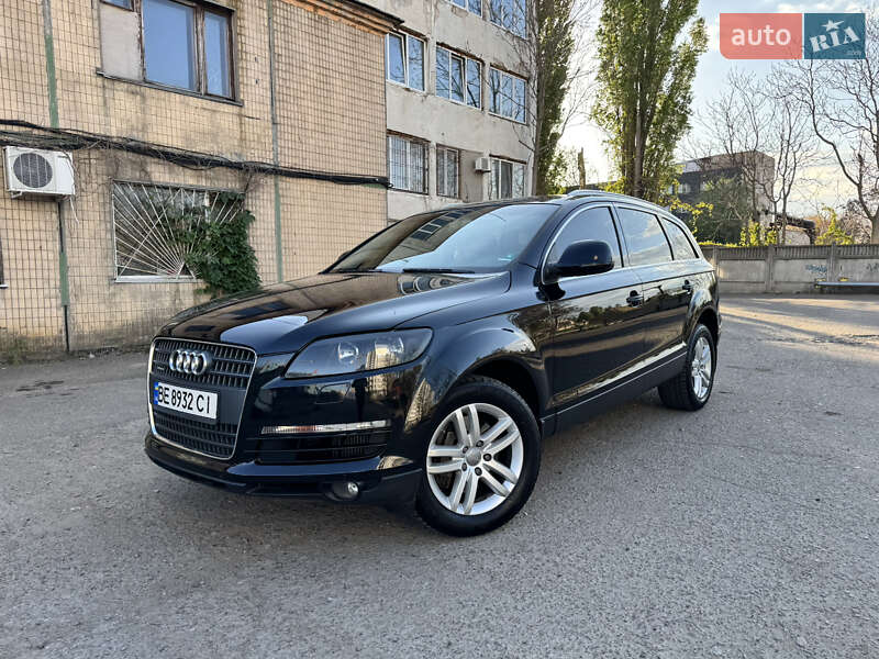 Внедорожник / Кроссовер Audi Q7 2006 в 