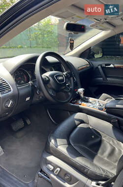 Внедорожник / Кроссовер Audi Q7 2013 в 