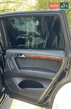 Внедорожник / Кроссовер Audi Q7 2013 в 