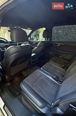 Внедорожник / Кроссовер Audi Q7 2020 в 