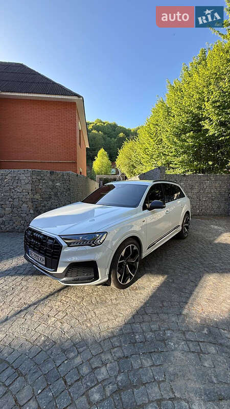 Позашляховик / Кросовер Audi Q7 2020 в Ужгороді