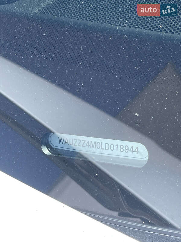 Позашляховик / Кросовер Audi Q7 2020 в Ужгороді