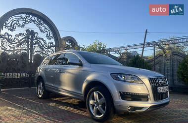 Позашляховик / Кросовер Audi Q7 2011 в 