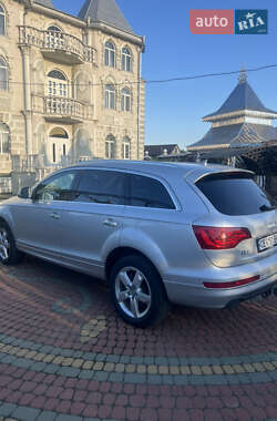 Позашляховик / Кросовер Audi Q7 2011 в 