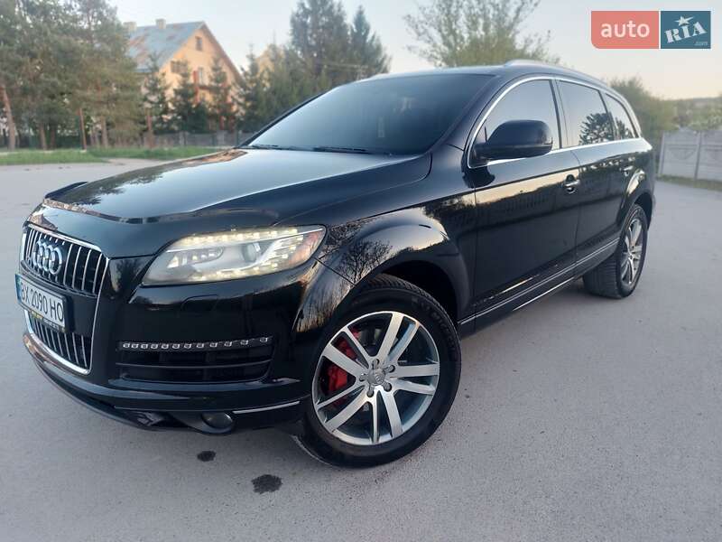 Внедорожник / Кроссовер Audi Q7 2012 в 